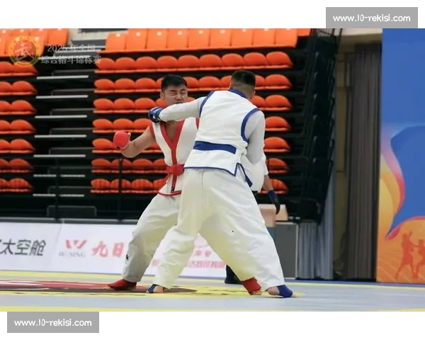 三跳赛事激战正酣，勇跃巅峰超越自我，拼搏奋斗赢得荣耀